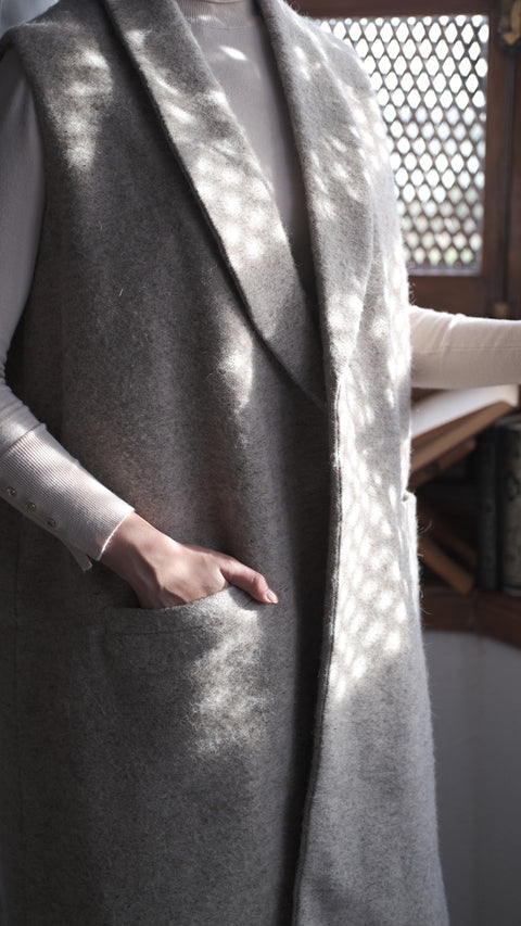 The Airy Vest | T.XIV